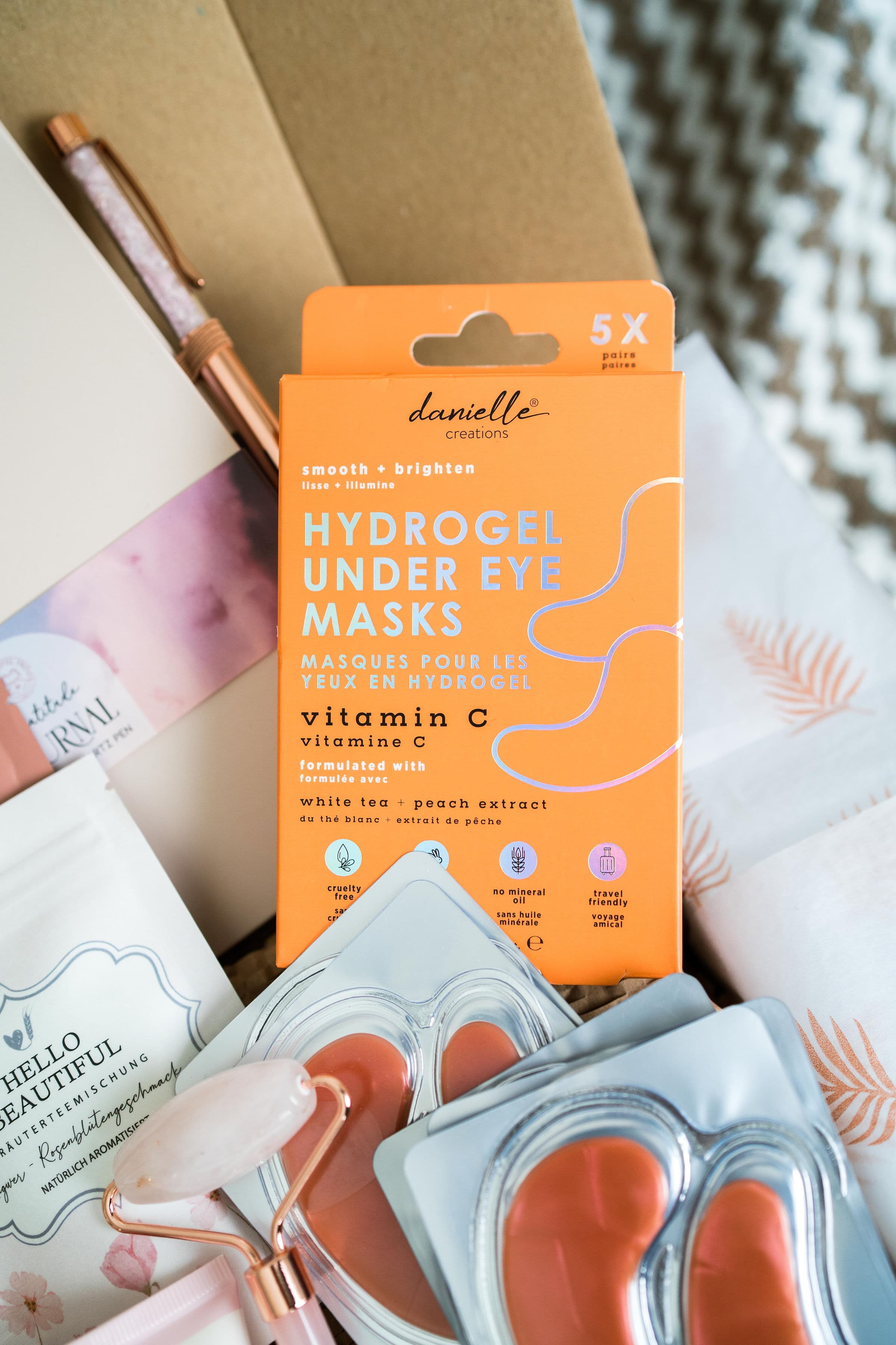 Dein Ritual für mehr Ruhe und Selbstliebe.  Erlebe jeden Monat bis zu 8 liebevoll ausgewählte Produkte und ein geführtes Ritual voller Achtsamkeit und Inspiration.