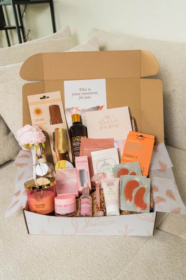Monatliche Self-Care Box für Frauen in der Schweiz – Wellness & Pflege Routine